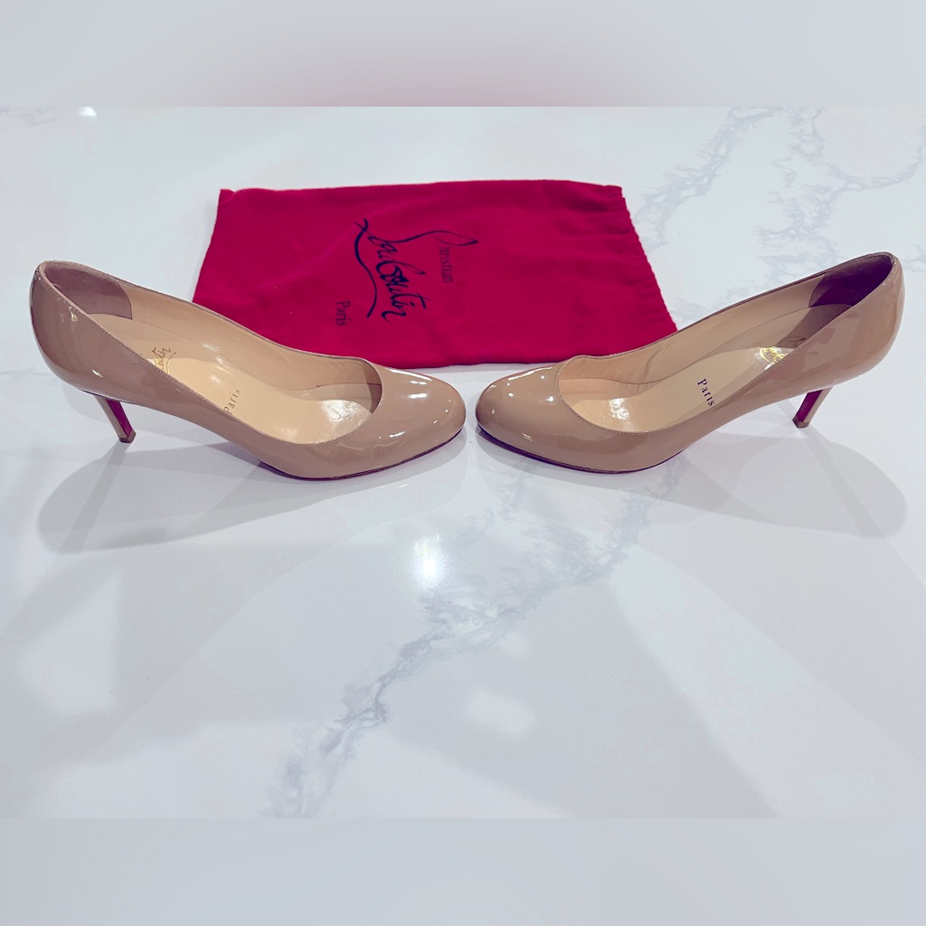 Christian Louboutin Size 38 1/2 Or 8.5 Nude Heels